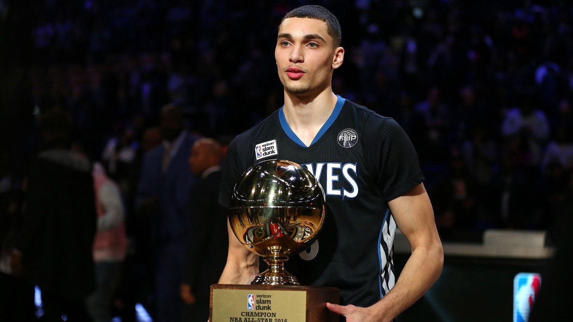 华体会手机网站-体育服务机器人亮相大型综合赛事现场，全国体育机器人联盟